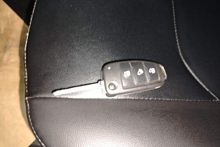 Used JAC Refine M3 2022 1.8L 7-seat Standard Edition Interior 1