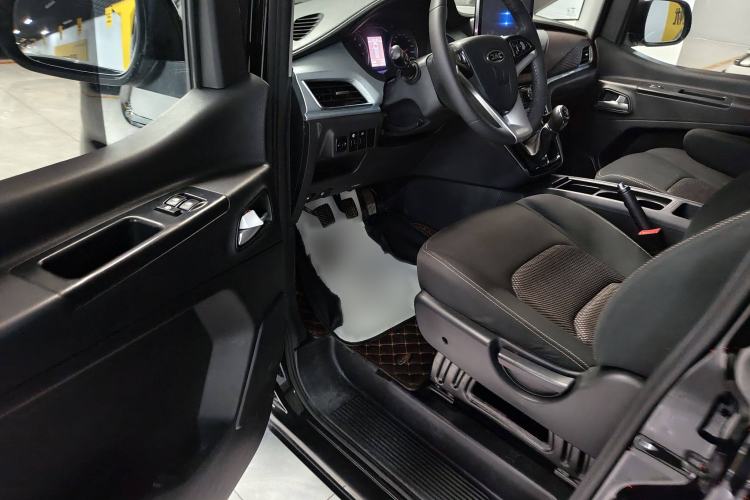 Used JAC Refine M3 2022 1.5T 7-Seater Standard Edition Interior 4