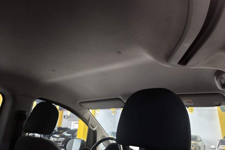 Used JAC Refine M3 2022 1.5T 7-Seater Standard Edition Interior 5