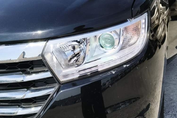 Used JAC Refine M3 2022 PLUS 1.8L 7-seater Standard Model Left Front Headlight