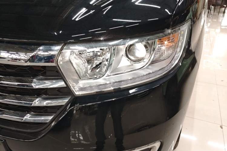 Used JAC Refine M3 2022 1.8L 7-seat Standard Edition Left Front Headlight