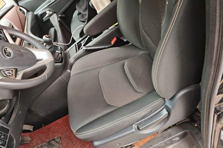 Used JAC Refine M3 2022 PLUS 1.5T 7-Seater Standard Model Left Front Seat