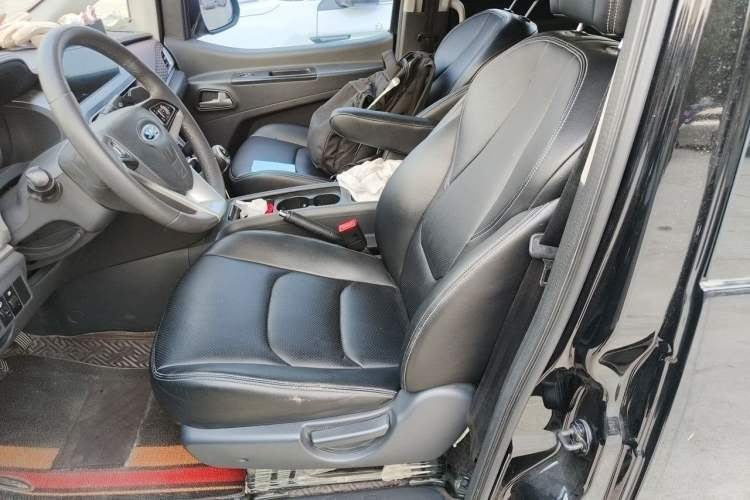 Used JAC Refine M3 2022 PLUS 1.8L 7-seater Standard Model Left Front Seat