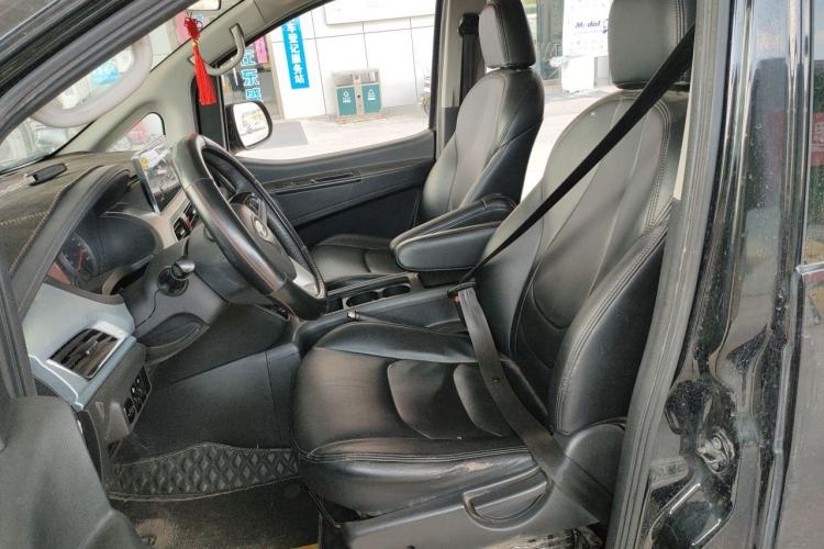 Used JAC Refine M3 2022 PLUS 1.5T 7-Seater Standard Model Left Front Seat