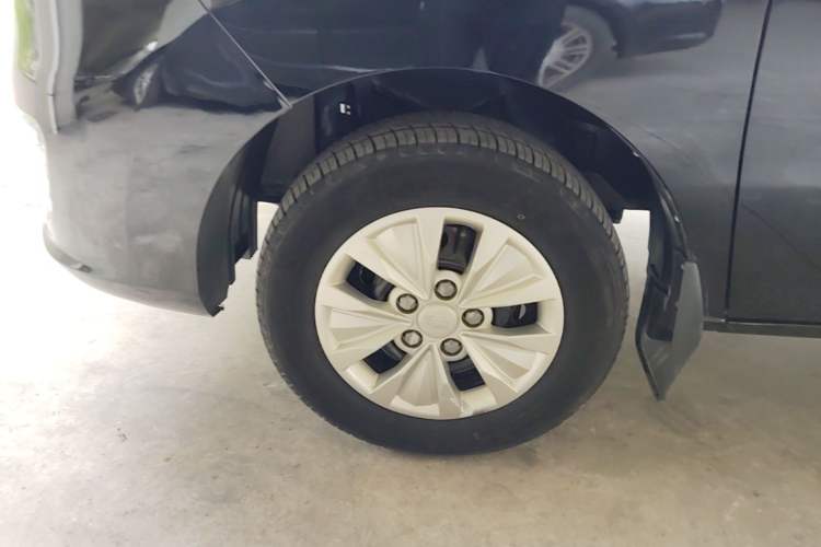 Used JAC Refine M3 2022 PLUS IKEA Edition 1.8L Comfort Version Left Front Wheel Hub