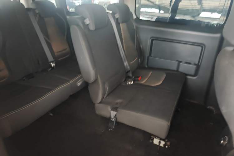 Used JAC Refine M3 2022 PLUS 1.5T 7-Seater Standard Model Left Rear Seat