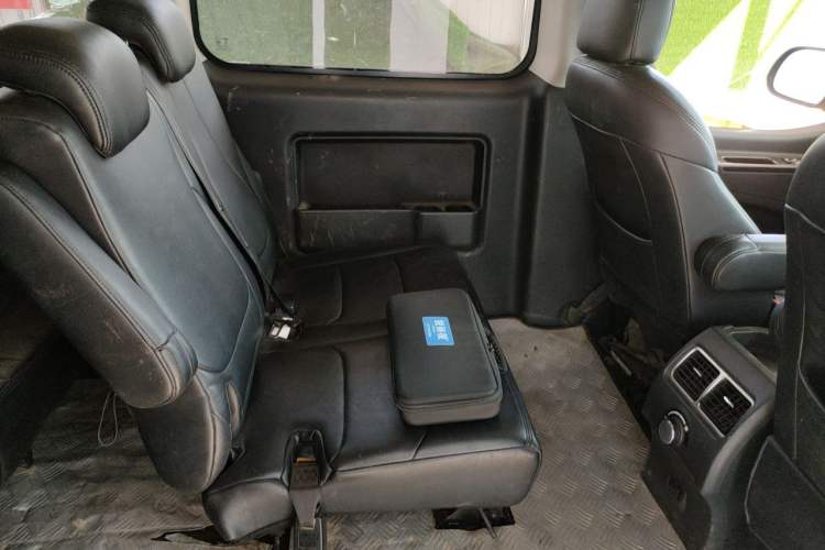 Used JAC Refine M3 2022 PLUS 1.5T 7-Seater Standard Model Left Rear Seat