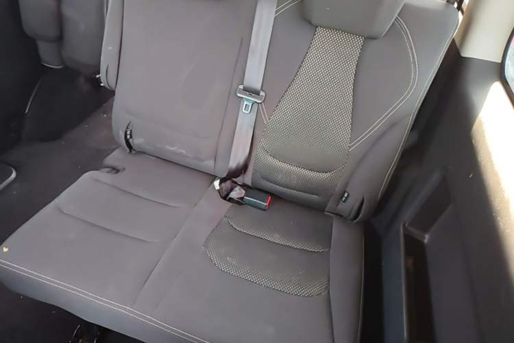 Used JAC Refine M3 2022 PLUS 1.8L 7-seater Standard Model Left Rear Seat