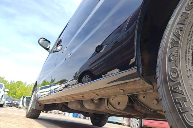Used JAC Refine M3 2022 PLUS 1.8L 7-seater Standard Model Left Side Sill