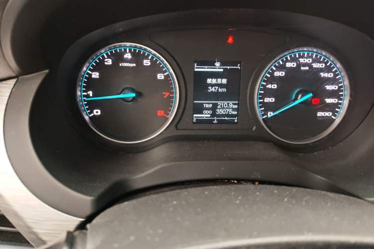Used JAC Refine M3 2022 PLUS 1.5T 7-Seater Standard Model Odometer Close Up