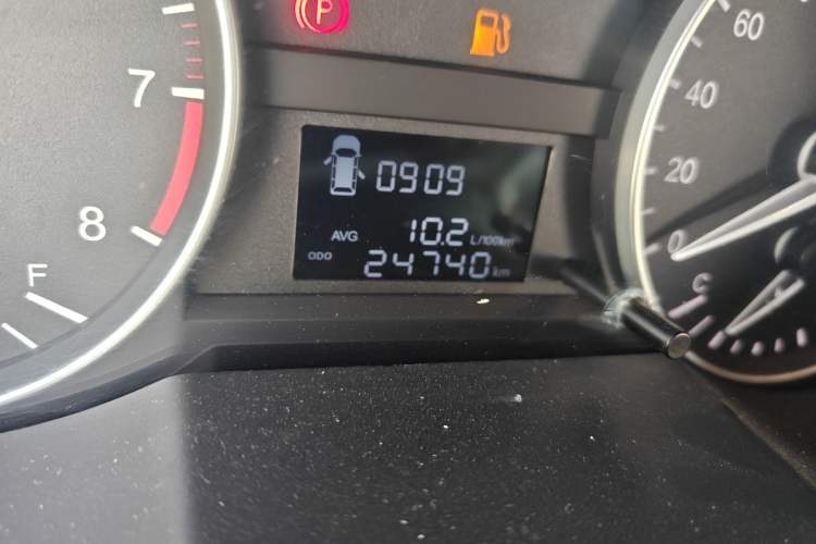 Used JAC Refine M3 2022 PLUS IKEA Edition 1.8L Comfort Version Odometer Close Up