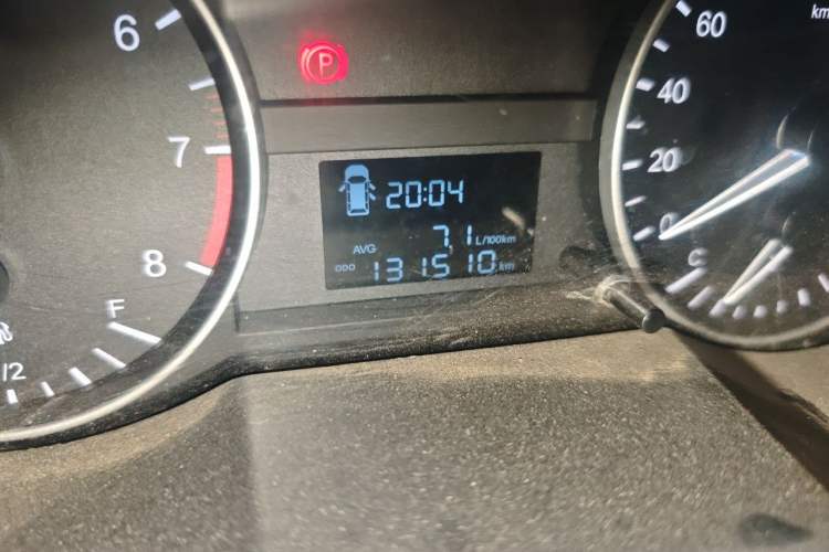 Used JAC Refine M3 2022 PLUS IKEA Edition 1.8L Comfort Version Odometer Close Up