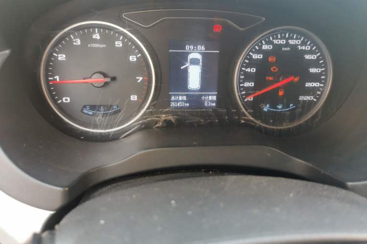 Used JAC Refine M3 2022 1.8L 7-seat Standard Edition Odometer Close Up
