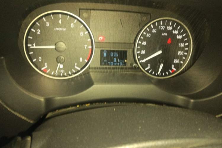 Used JAC Refine M3 2022 PLUS IKEA Edition 1.8L Comfort Version Odometer Close Up