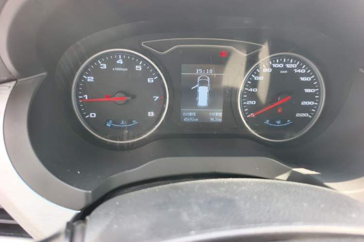 Used JAC Refine M3 2022 1.5T 7-Seater Standard Edition Odometer Close Up