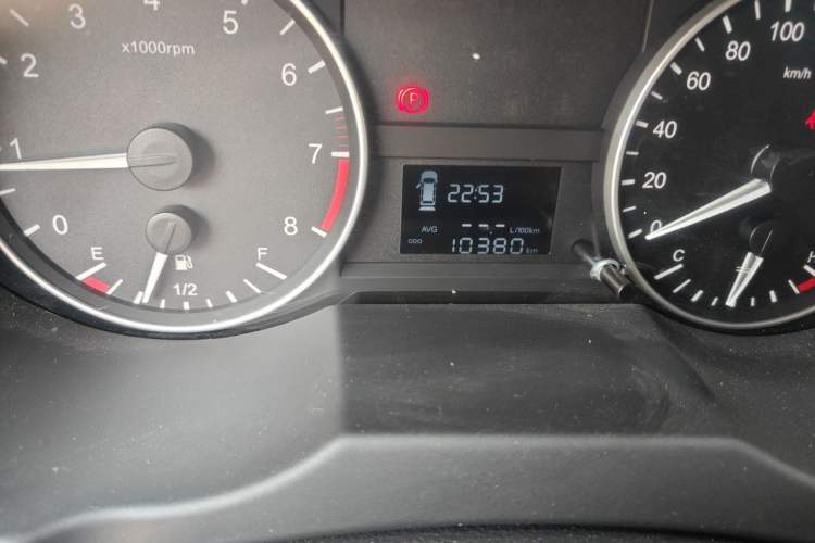 Used JAC Refine M3 2022 PLUS IKEA Edition 1.8L Comfort Version Odometer Close Up