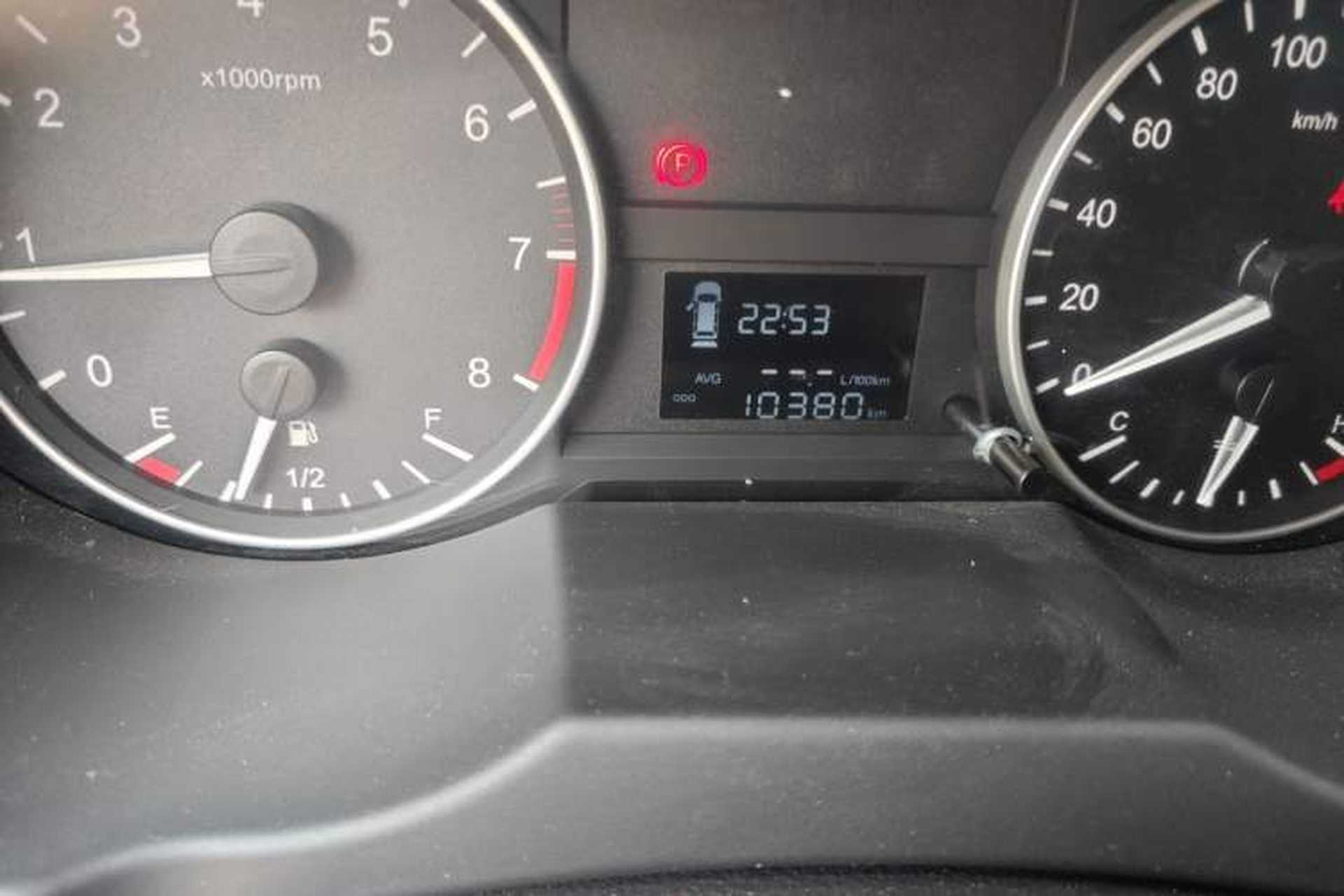Used JAC Refine M3 2022 PLUS IKEA Edition 1.8L Comfort Version Odometer Close Up