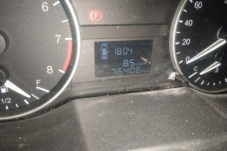 Used JAC Refine M3 2022 PLUS Standard Model 1.5T Odometer Close Up