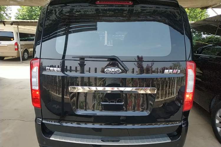 Used JAC Refine M3 2022 1.8L 7-seat Standard Edition Rear