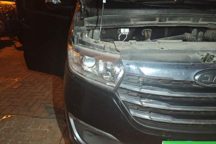 Used JAC Refine M3 2022 PLUS 1.8L 7-seater Standard Model Right Front Headlight