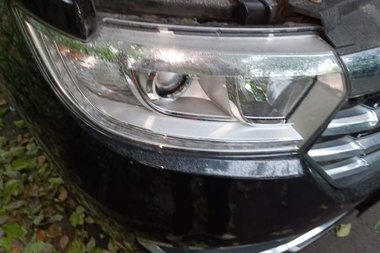 Used JAC Refine M3 2022 PLUS 1.5T 7-Seater Standard Model Right Front Headlight