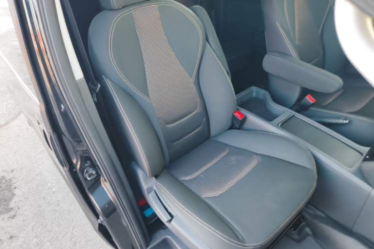 Used JAC Refine M3 2022 1.5T 7-Seater Standard Edition Right Front Seat