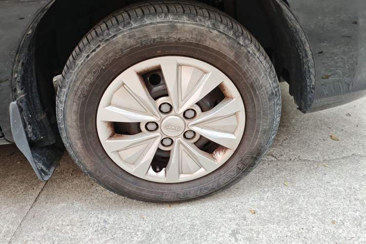 Used JAC Refine M3 2022 PLUS 1.5T 7-Seater Standard Model Right Front Wheel Hub