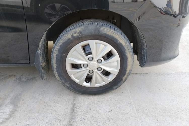 Used JAC Refine M3 2022 PLUS 1.8L 7-seater Standard Model Right Front Wheel Hub