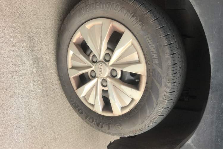 Used JAC Refine M3 2022 1.8L 7-seat Standard Edition Right Front Wheel Hub