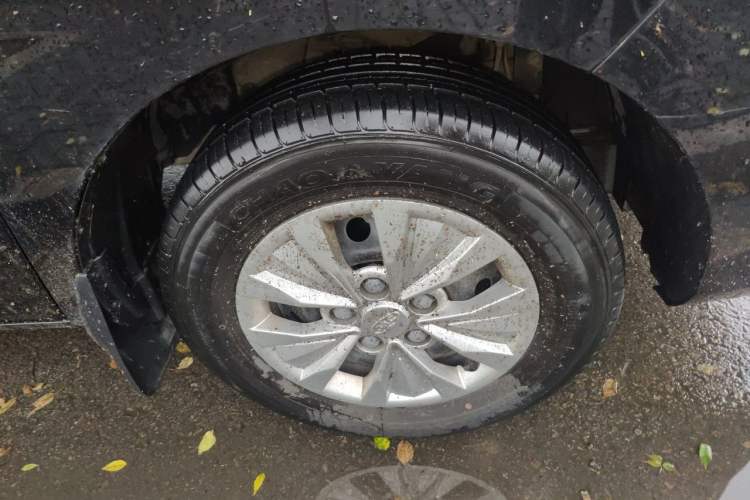 Used JAC Refine M3 2022 PLUS 1.5T 7-Seater Standard Model Right Front Wheel Hub
