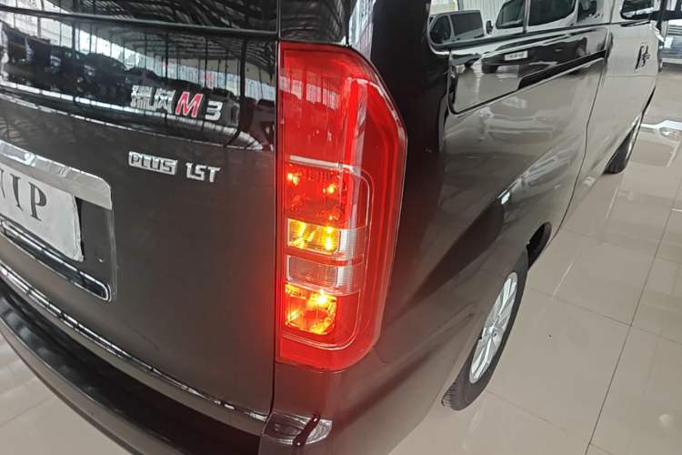 Used JAC Refine M3 2022 PLUS 1.5T 7-Seater Standard Model Right Rear Taillight