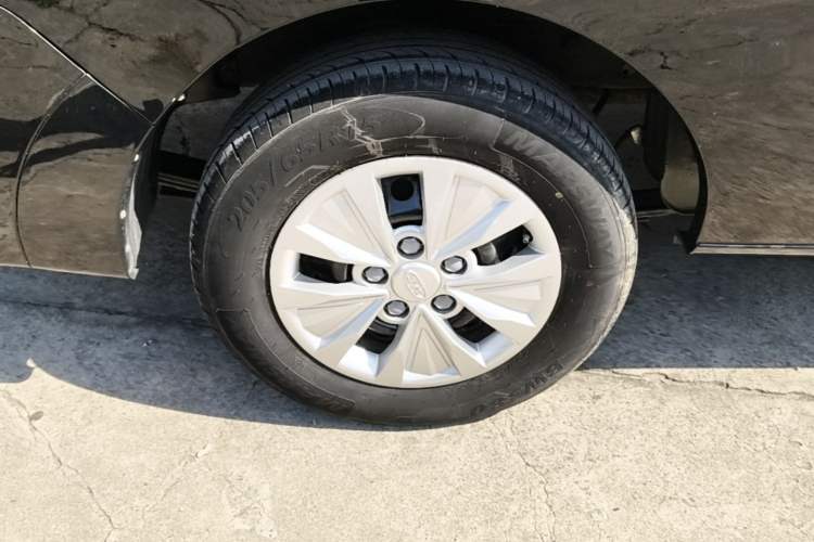 Used JAC Refine M3 2022 PLUS 1.8L 7-seater Standard Model Right Rear Wheel Hub