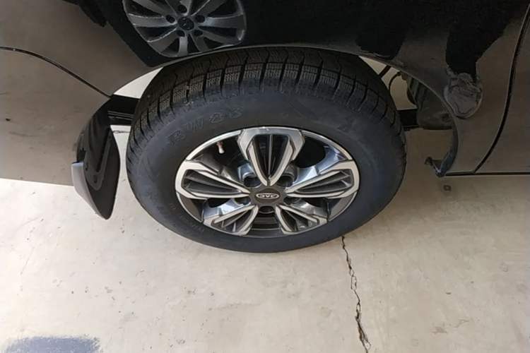 Used JAC Refine M3 2022 1.8L 7-seat Standard Edition Right Rear Wheel Hub
