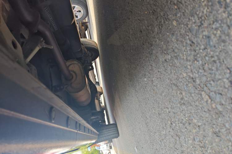 Used JAC Refine M3 2022 PLUS 1.8L 7-seater Standard Model Right Side Sill