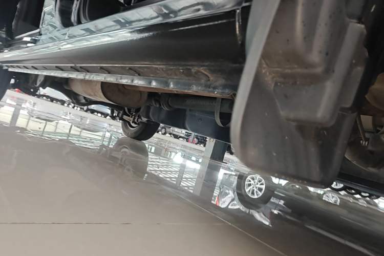 Used JAC Refine M3 2022 PLUS 1.5T 7-Seater Standard Model Right Side Sill