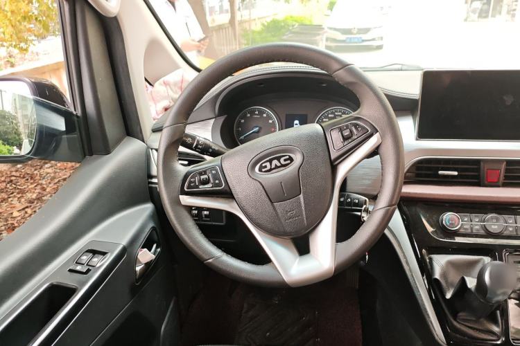 Used JAC Refine M3 2022 PLUS 1.5T 7-Seater Standard Model Steering Wheel