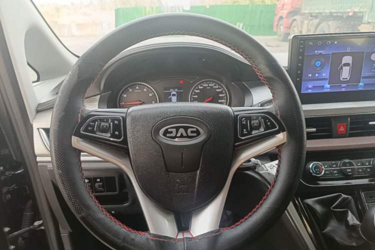 Used JAC Refine M3 2022 PLUS 1.5T 7-Seater Standard Model Steering Wheel