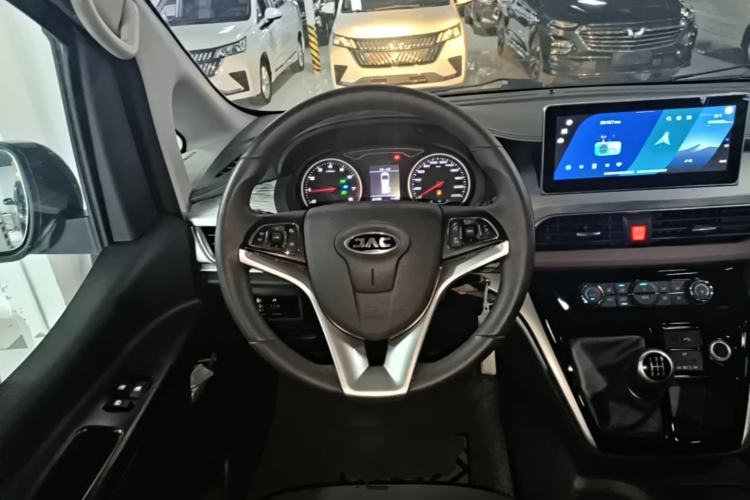 Used JAC Refine M3 2022 PLUS 1.8L 7-seater Standard Model Steering Wheel