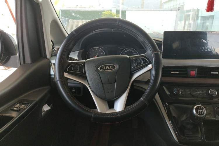 Used JAC Refine M3 2022 PLUS 1.5T 7-Seater Standard Model Steering Wheel