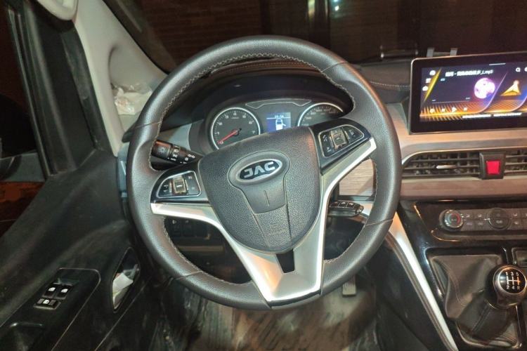 Used JAC Refine M3 2022 PLUS 1.8L 7-seater Standard Model Steering Wheel