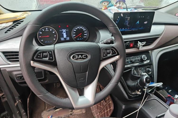 Used JAC Refine M3 2022 PLUS 1.8L 7-seater Standard Model Steering Wheel