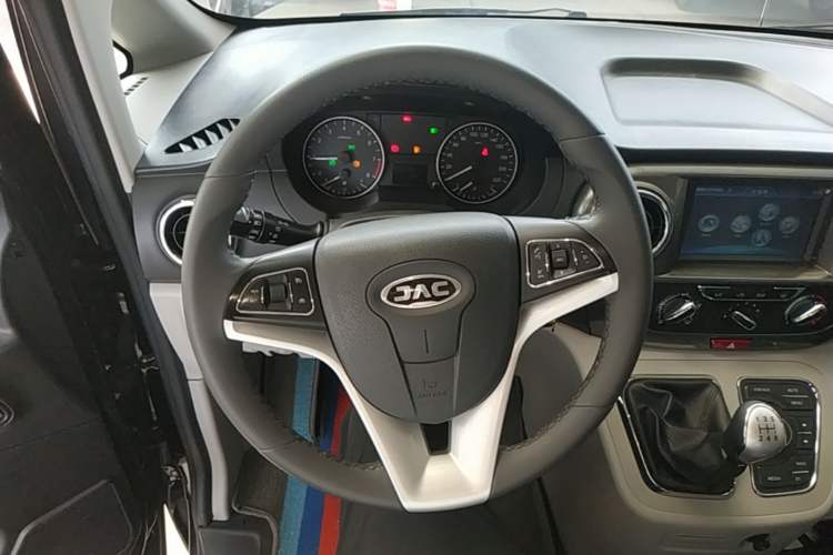 Used JAC Refine M3 2022 1.8L 7-seat Standard Edition Steering Wheel