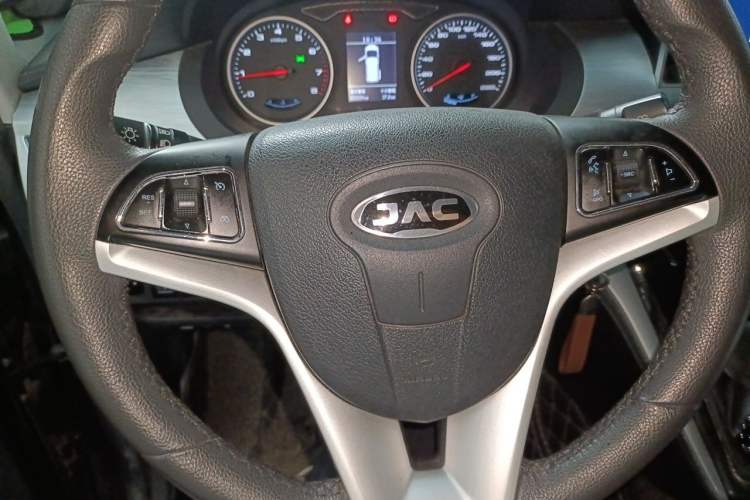 Used JAC Refine M3 2022 PLUS 1.5T 7-Seater Standard Model Steering Wheel