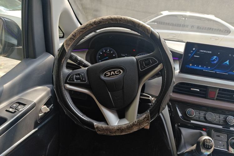 Used JAC Refine M3 2022 PLUS 1.5T 7-Seater Standard Model Steering Wheel