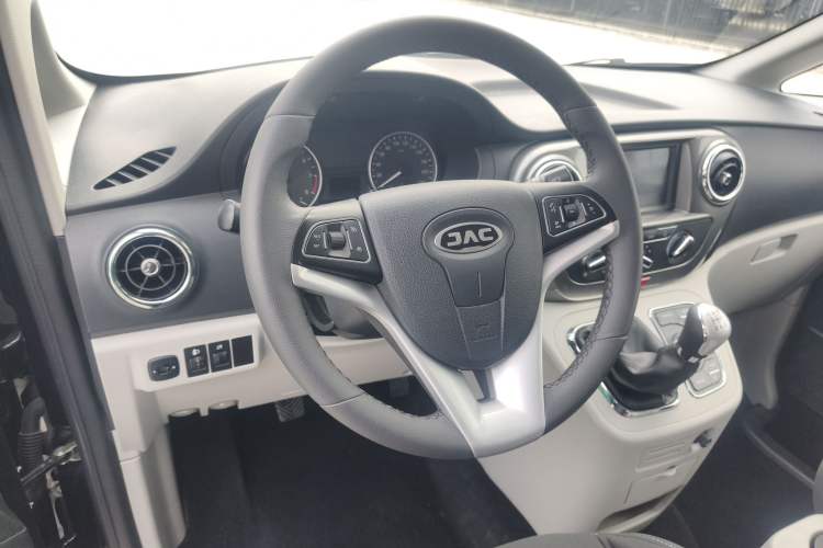 Used JAC Refine M3 2022 1.8L 7-seat Standard Edition Steering Wheel
