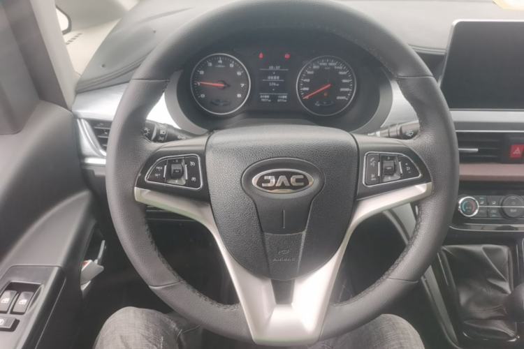 Used JAC Refine M3 2022 PLUS 1.8L 7-seater Standard Model Steering Wheel
