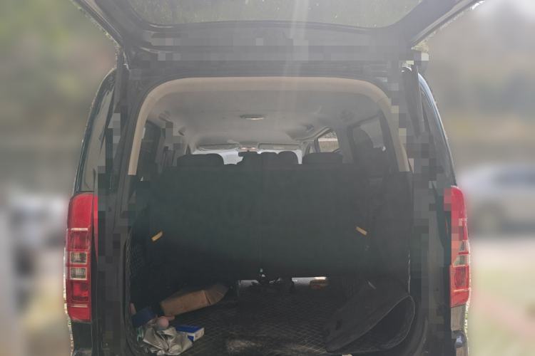 Used JAC Refine M3 2022 PLUS 1.5T 7-Seater Standard Model Trunk