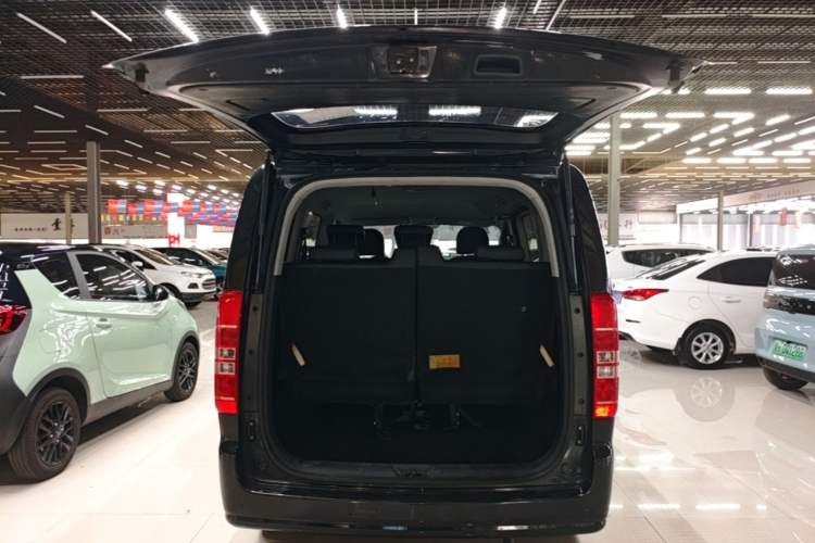 Used JAC Refine M3 2022 1.8L 7-seat Standard Edition Trunk