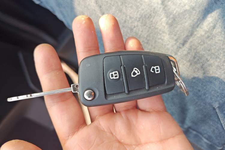 Used JAC Refine M3 2022 PLUS 1.8L 7-seater Standard Model Vehicle Key