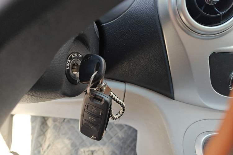 Used JAC Refine M3 2022 PLUS IKEA Edition 1.8L Comfort Version Vehicle Key